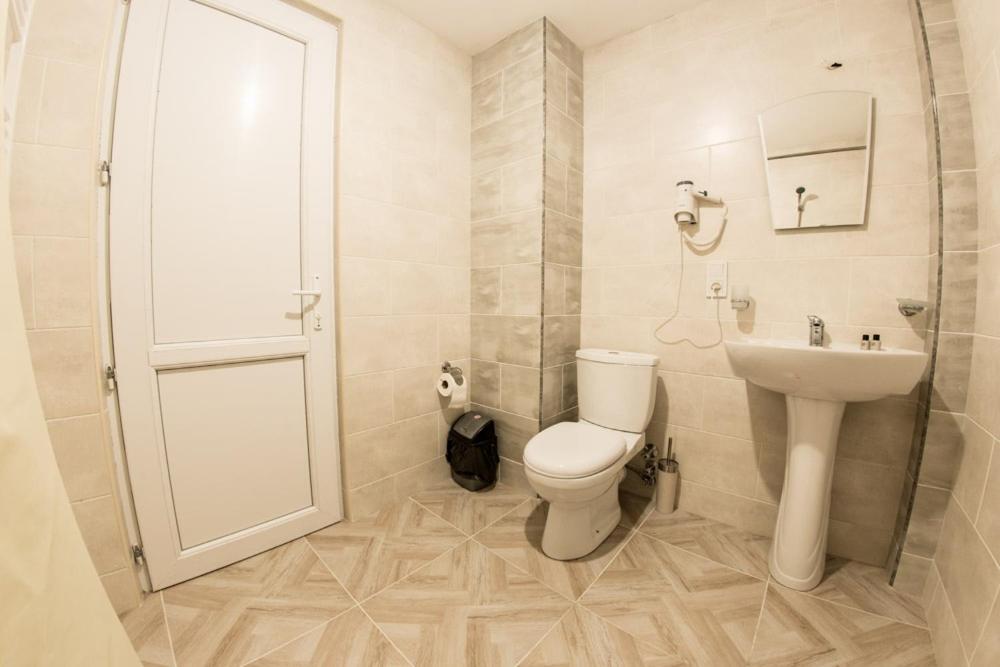 Deka room 1